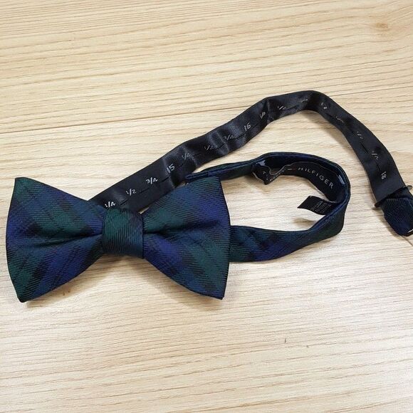 TOMMY HILFIGER Mens Bow Tie Blue Green Tartan Plaid Check Pre-Tied Silk Blend - Picture 1 of 3